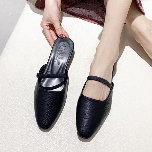 Moteriškos odinės šlepetės plokščiu padu ir dirželiu