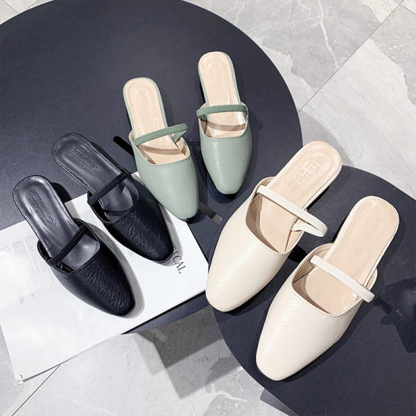 Moteriškos odinės šlepetės plokščiu padu ir dirželiu