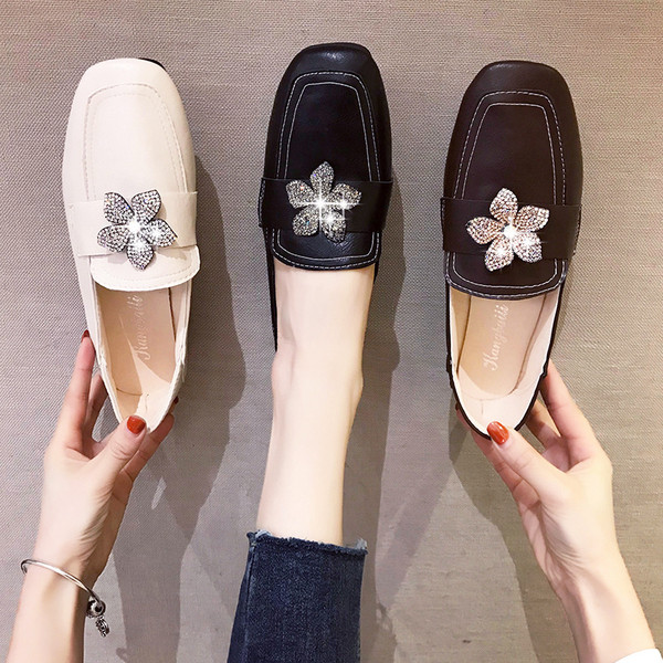 Moteriški laisvalaikio batai su akmenėlių elementu - pagaminti iš eko odos