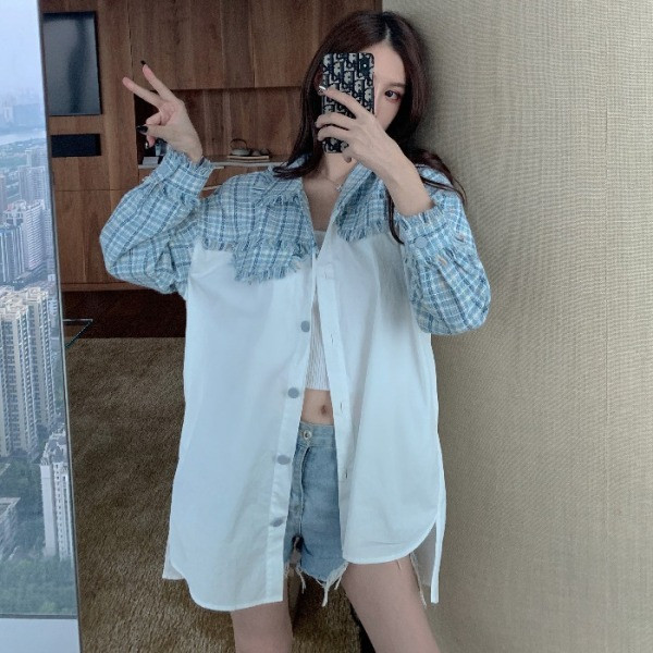 Széles női ing klasszikus gallérral és gombokkal