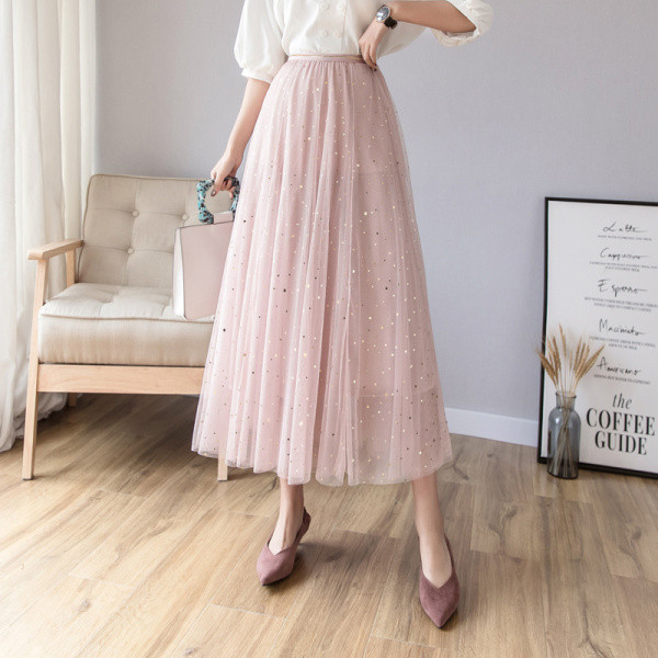 Modern női szoknya magas derékkal, tüllel és fényes hatású - szabású modellel