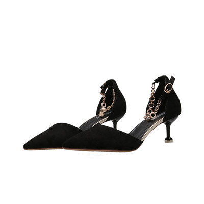 Sieviešu apavi ar zemiem papēžiem, smailu modeli un pērlēm