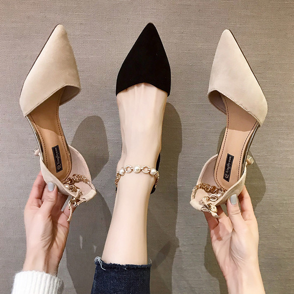 Sieviešu apavi ar zemiem papēžiem, smailu modeli un pērlēm