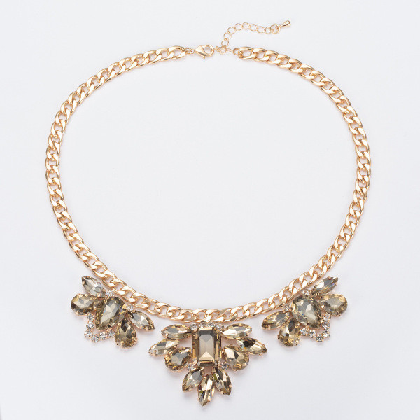 Eleganta sieviešu kaklarota ar zelta akmeni