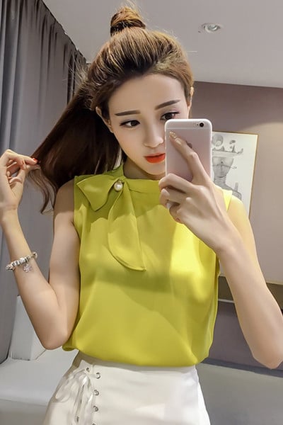 Stilingas moteriškas apatinis trikotažas su kaspinu ir plačiais petnešėlėmis