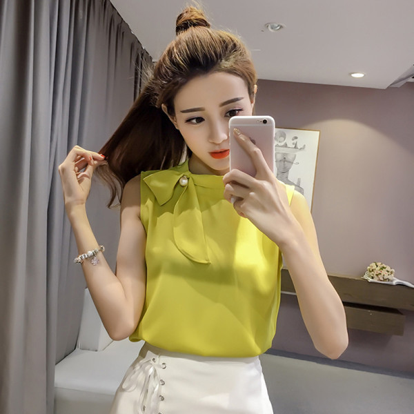 Stilingas moteriškas apatinis trikotažas su kaspinu ir plačiais petnešėlėmis