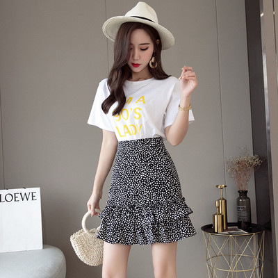 Ikdienas sieviešu svārku piegriezuma modelis ar augstu vidukli