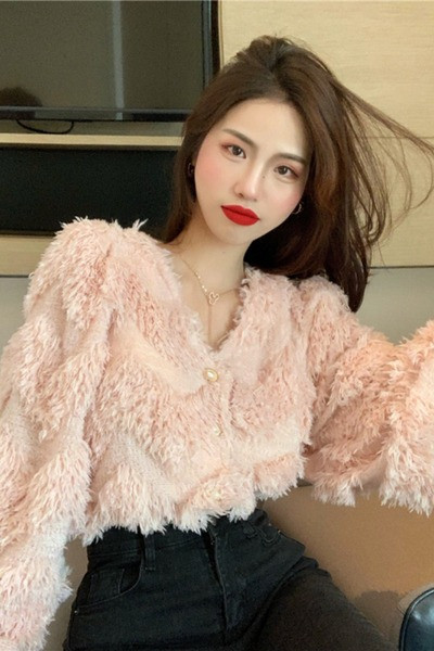 Modern női ing spitz nyakkivágással és gombokkal