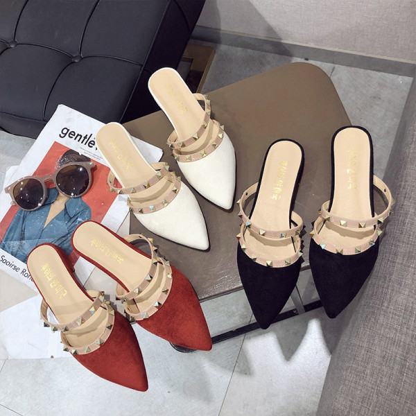 Sieviešu modernas čības ar ādas lencēm un zemu papēdi