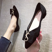 Mūsdienīgi sieviešu apavi no eko zamšādas un metāla sprādzes