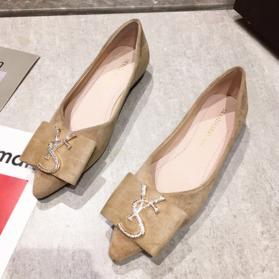 Mūsdienīgi sieviešu apavi no eko zamšādas un metāla sprādzes