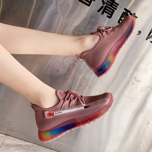 Sportos-alkalmi női tornacipő lapos színű talppal