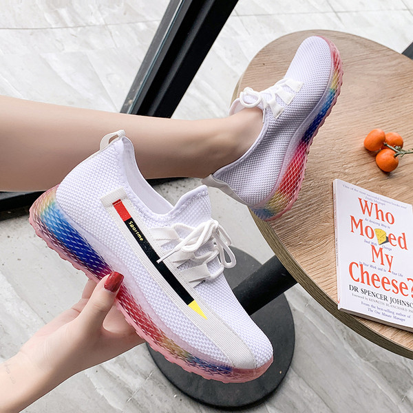 Sportos-alkalmi női tornacipő lapos színű talppal