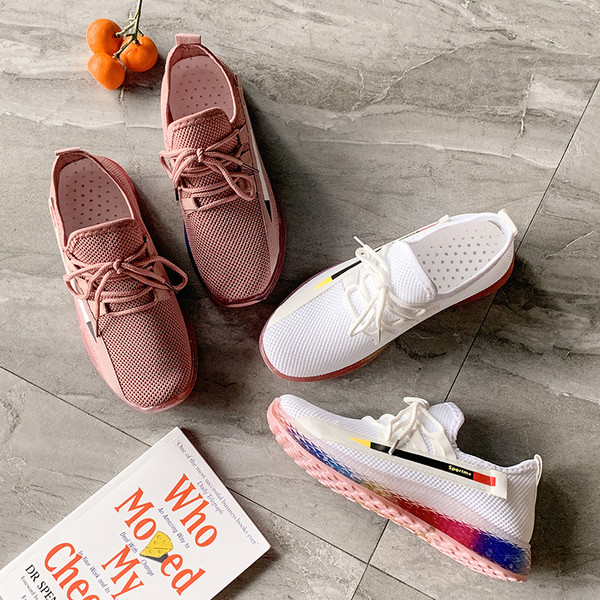 Sportos-alkalmi női tornacipő lapos színű talppal