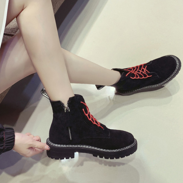 Велурени дамски боти с равна подметка и цветни връзки 