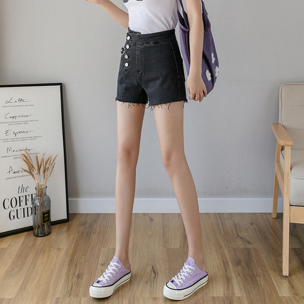 Modernūs moteriški šortai aukštu juosmeniu ir sagomis