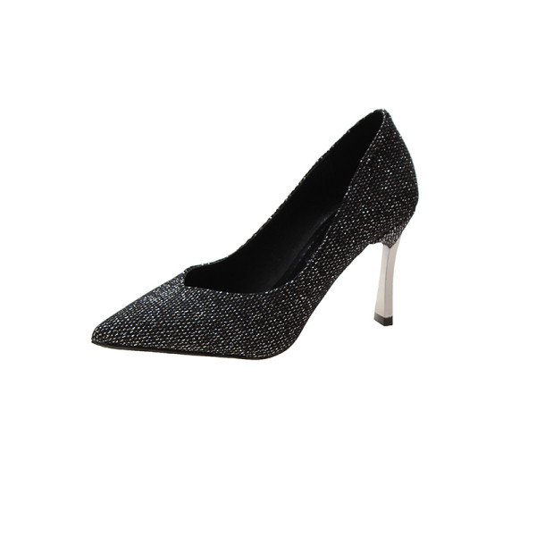 Moodne naiste kingade teravatipuline kõrgete kontsadega mudel