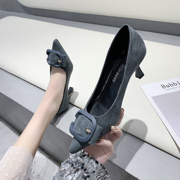 Sieviešu ikdienas apavi ar zemu papēdi no eko zamšādas