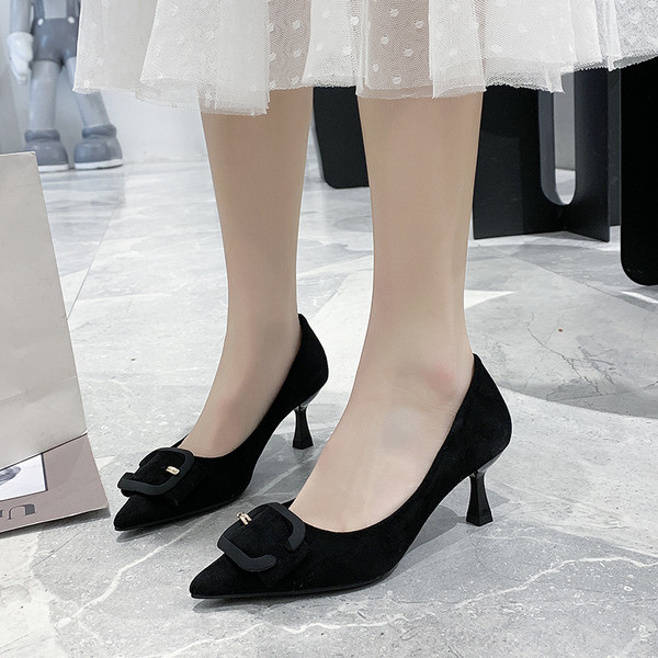 Sieviešu ikdienas apavi ar zemu papēdi no eko zamšādas