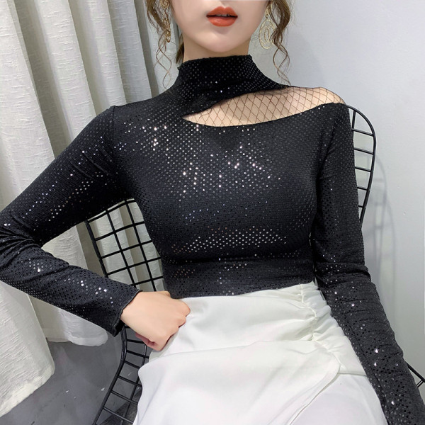 Дамска лъскава блуза с полу-висока яка и дълъг ръкав