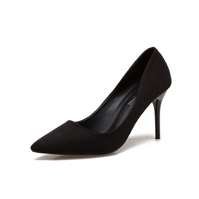 Vékony sarkú női cipő eco velúrból - hegyes modell