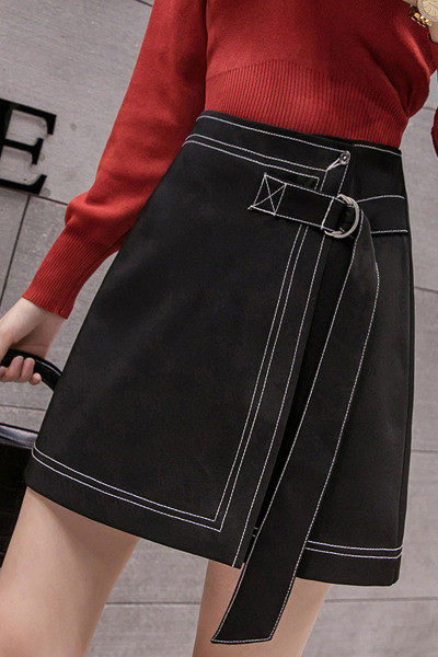 Moderni sieviešu īsi svārki ar jostu