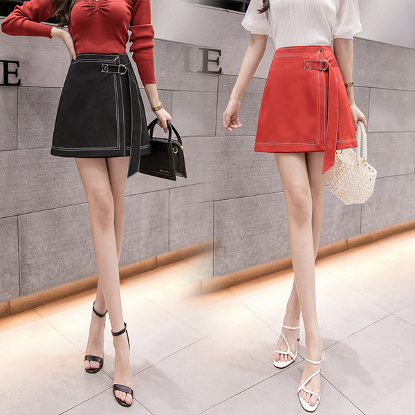 Moderni sieviešu īsi svārki ar jostu