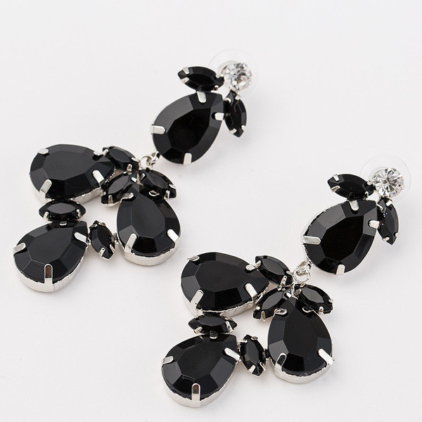 Elegantiški moteriški auskarai su juodais ir sidabriniais akmenėliais