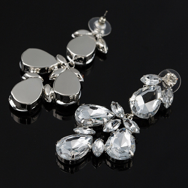 Elegantiški moteriški auskarai su juodais ir sidabriniais akmenėliais