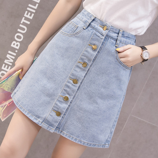 Модерна дамска къса дънкова пола с копчета 