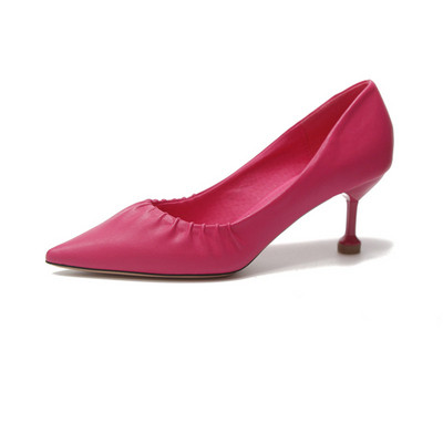 Sieviešu apavi no eko ādas smaila modeļa un plāna papēža