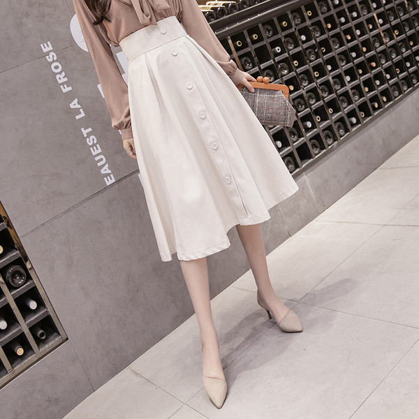 Elegáns női szoknya gombokkal - szabású modell