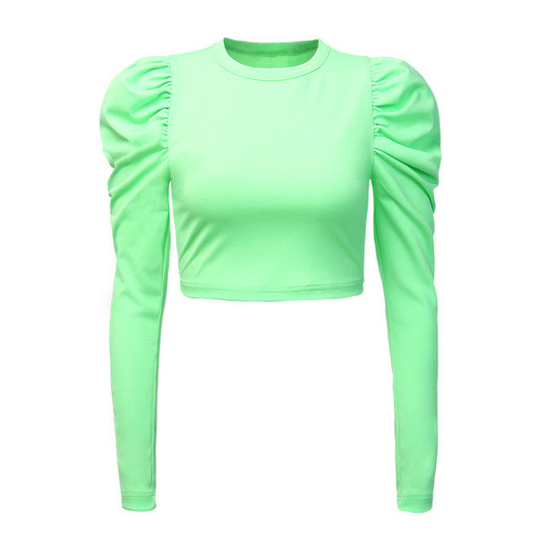 Īsa sieviešu blūze ar ovālu kakla izgriezumu un pufīgām piedurknēm