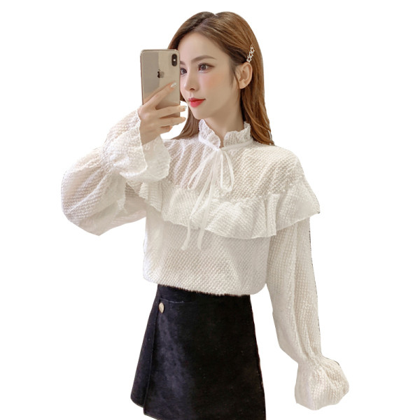 Cămașă elegantă de damă cu perle și guler jos