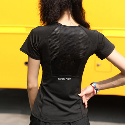 Moteriški sportiniai marškinėliai trumpomis rankovėmis iš greitai džiūstančio ir kvėpuojančio audinio