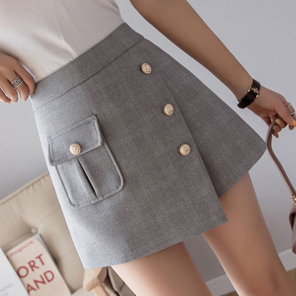 Új modell elegáns női szoknya-nadrág gombokkal