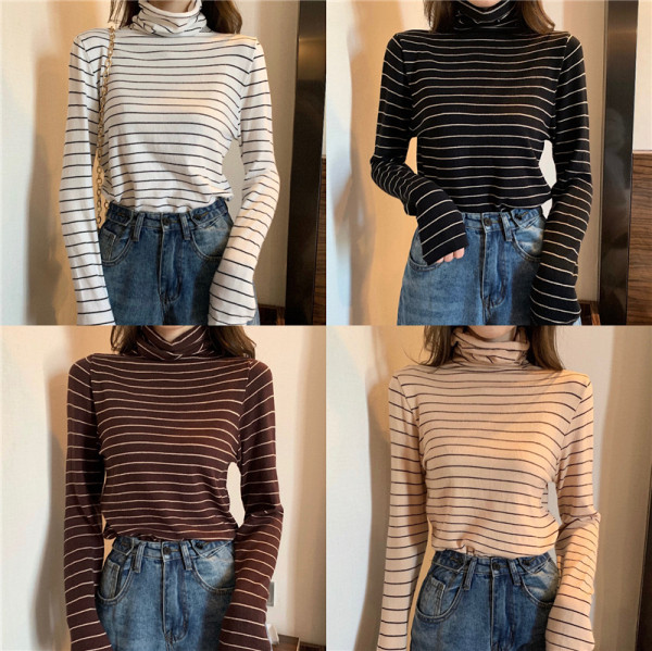 Csíkos női blúz magas gallérral