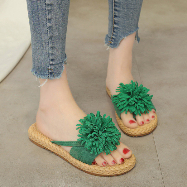 Női alkalmi papucs 3D elemmel és lapos talppal