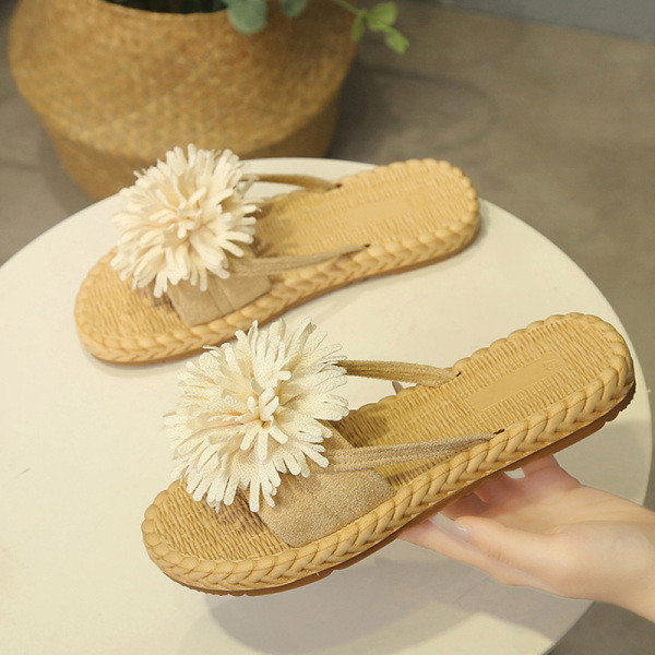 Női alkalmi papucs 3D elemmel és lapos talppal