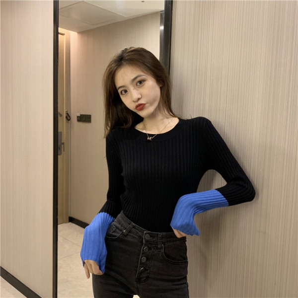 Pieguļoša sieviešu blūze no velveta džersija ar krāsainām piedurknēm