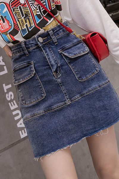 Női szoknya magas derékkal és zsebekkel, egyenes modell