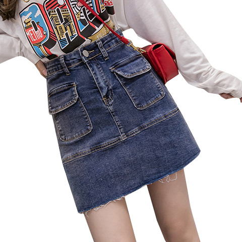 Női szoknya magas derékkal és zsebekkel, egyenes modell