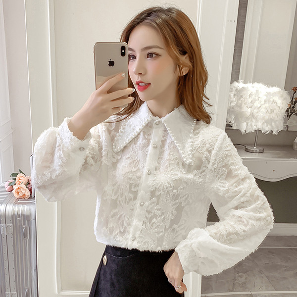 Stiilne naiste särk klassikalise krae ja dekoratiivpärlitega