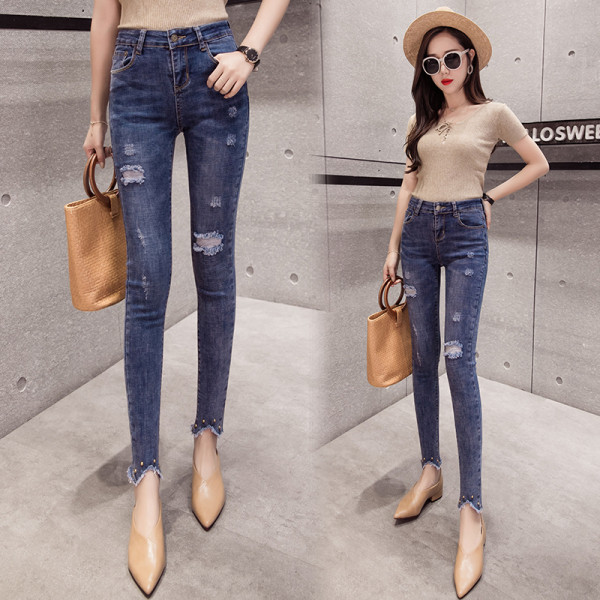 Naiste vabaaja teksad Õhuke aasadega mudel