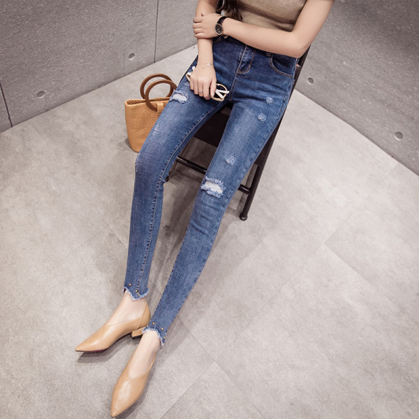 Naiste vabaaja teksad Õhuke aasadega mudel