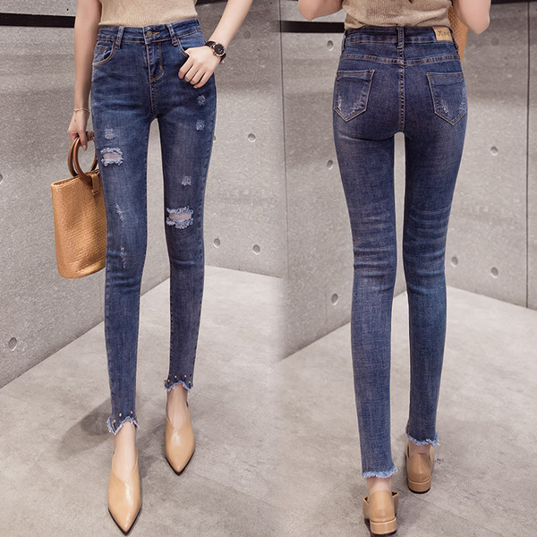 Naiste vabaaja teksad Õhuke aasadega mudel