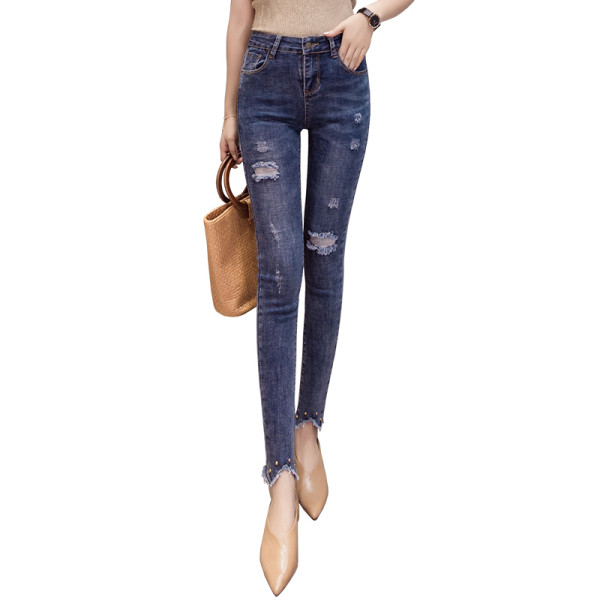 Naiste vabaaja teksad Õhuke aasadega mudel