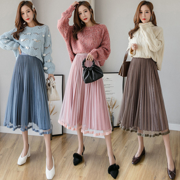 Mūsdienīgi sieviešu piegriezuma kroku svārki ar augstu vidukli