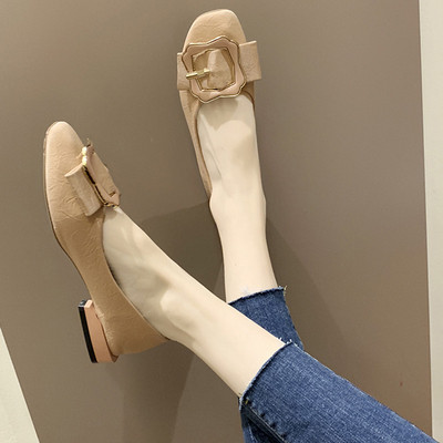 Sieviešu ikdienas apavi ar mākslīgās ādas sprādzi