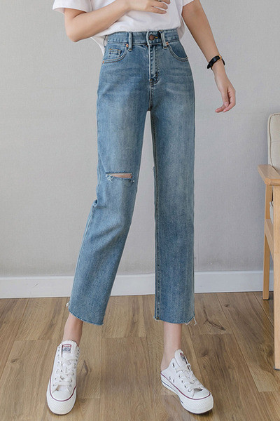 Lezser női farmer 9/10 hosszban, szakadt motívumokkal